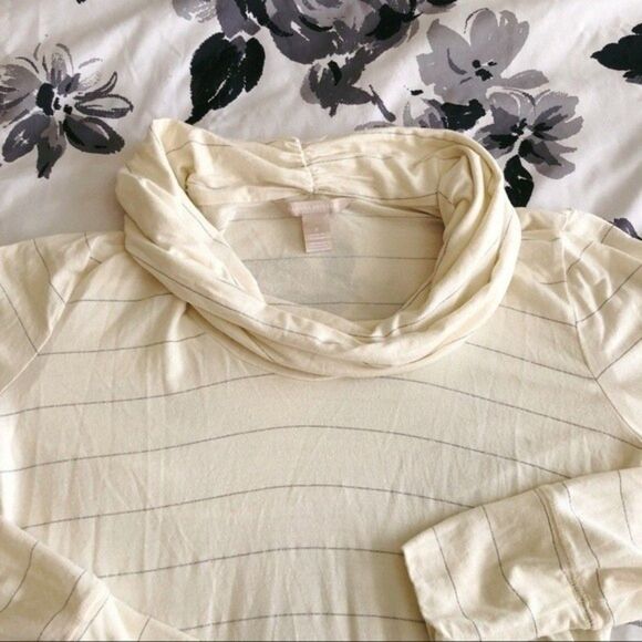 * Banana Republic Pullover Turtleneck - Picture 4 of 5